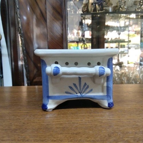 Ceramic oil and aroma warmer new with vintage design