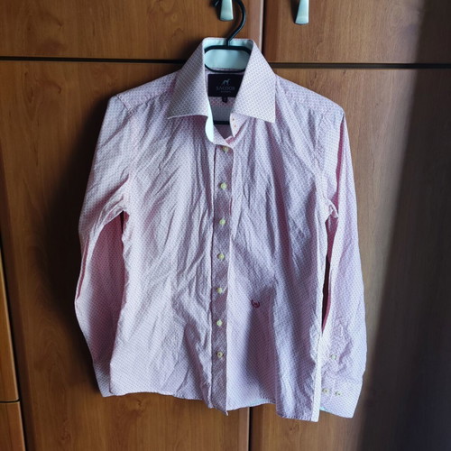 Shirt like new, size S, white and pink