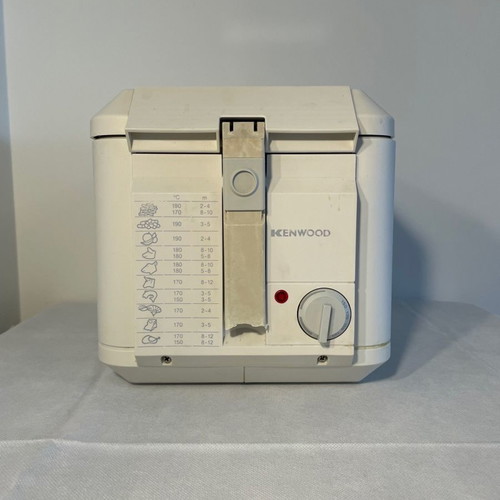 Kenwood Φριτέζα μεταχειρισμένη, χωρητικότητα 2,5 λίτρα, λευκή