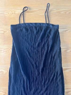 Zara black dress size S with side slits like new