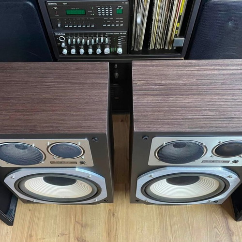 Namco NSP-558 retro speakers, closed cabinet