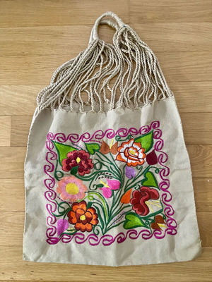 Fabric shoulder bag like new with embroidery