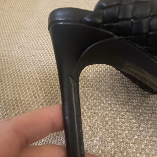 Black sandals like new, size 36, unique design