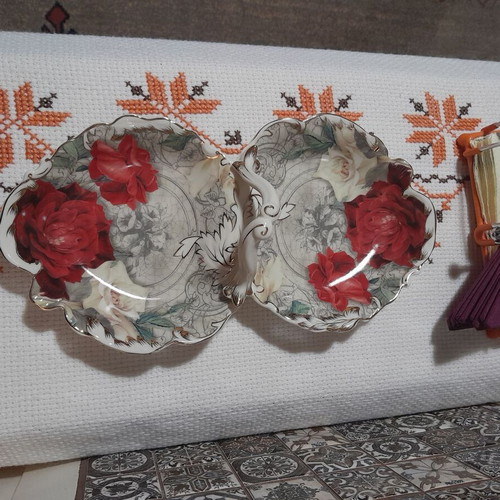 Trimar hors d'oeuvre dish new with beautiful serving design