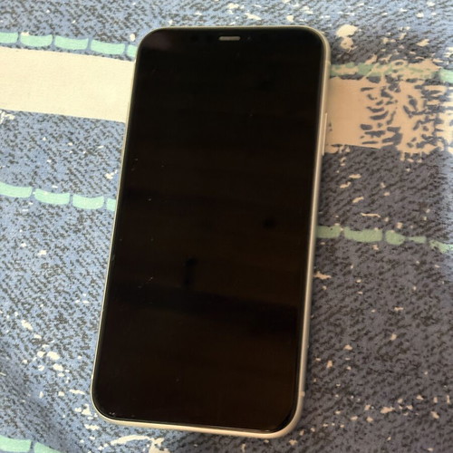 iPhone 11 like new, 71% battery health, no battery replacement
