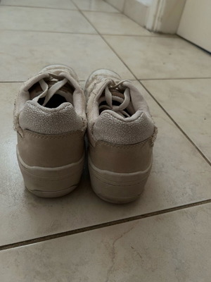 Sneakers white beige shoes like new, size 39