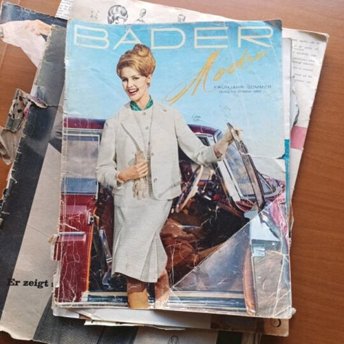 Fashion magazines used 1950-1960 for collectors