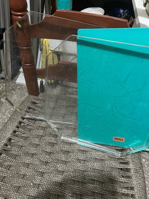 Bases made of thick plexiglass like new 30x30x2cm