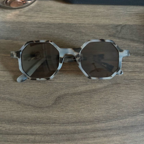 Tartaruga sunglasses new, polygon shape, black and white