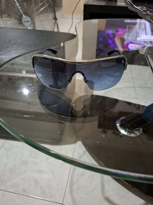 Vogue sunglasses used, old model with nice lens