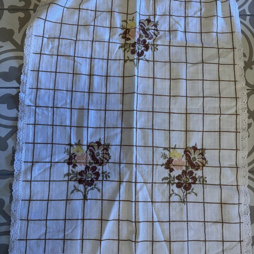 Handmade curtain with embroidery like new, 0.90x0.60 m