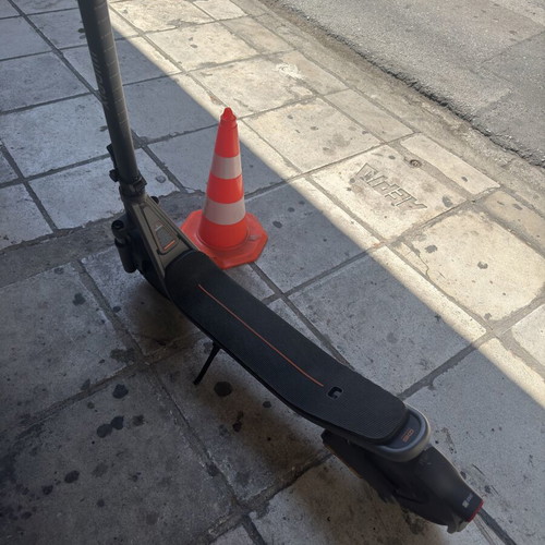 Xiaomi Scooter 6 like new with lock and charger