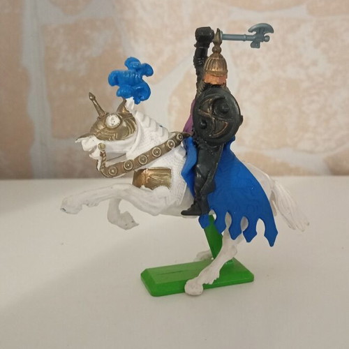 Britains vintage medieval knight miniature with horse