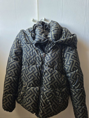 Vero Moda jacket like new, light, black and green, size S