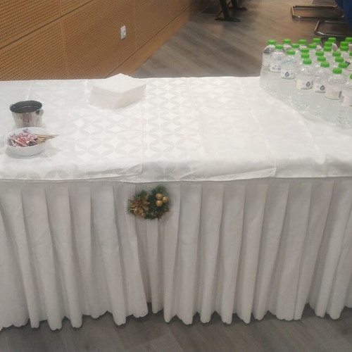 Folding catering tables like new, set of 3 with tablecloths