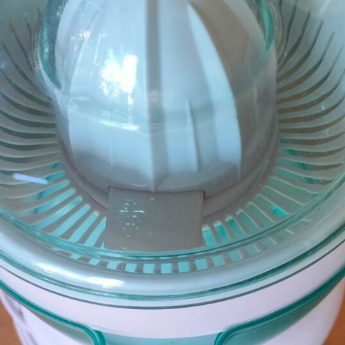 Izzy Citrus Press electric juicer like new