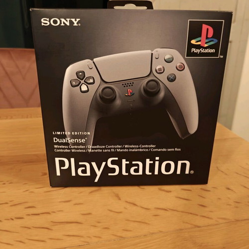 Playstation 5 DualSense 30th anniversary