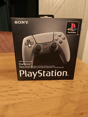 Playstation 5 DualSense 30th anniversary