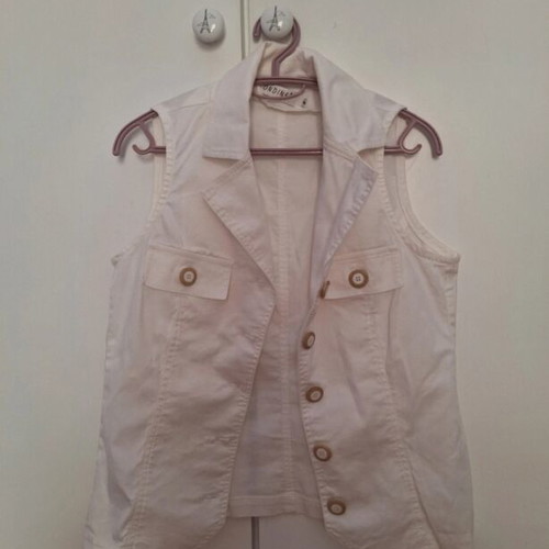 White women's vest with buttons, size M