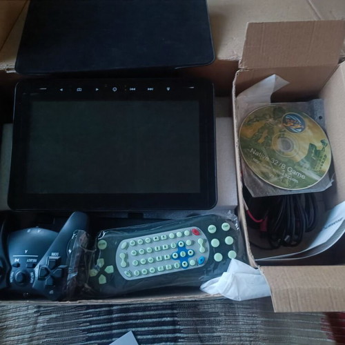 Headrest TFT Monitor with DVD Player, 9-inch digital screen