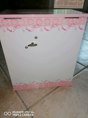 Girls' jewelry box with music wind-up, like new, white and pink