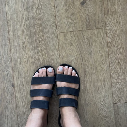 Leather slippers like new, size 39, black