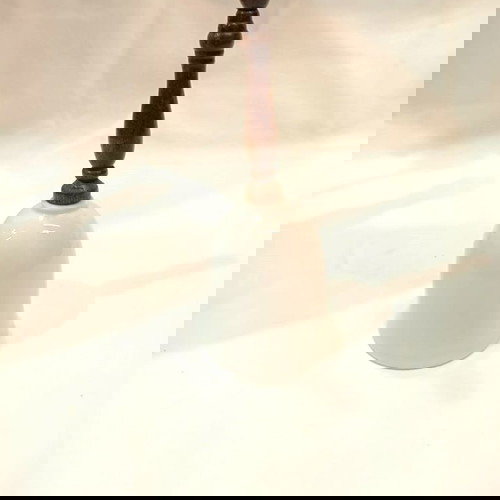 Διακοσμητικό πορσελάνινο καμπανάκι μεταχειρισμένο με ξύλινη χειρολαβή και σχέδιο τριαντάφυλλο