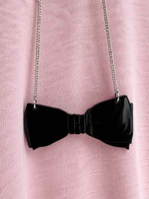 Tatty Devine Bow Tie Necklace black acrylic like new