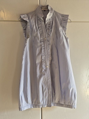 Sleeveless striped shirt like new, white and blue, size XS