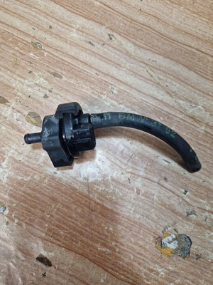 Vent valve for BMW E36 fuel tank, used