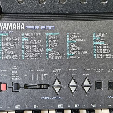 Yamaha PSR 200 keyboard