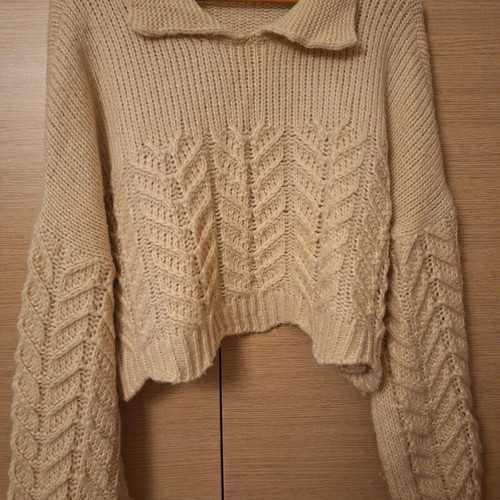 Karavan sweater like new, beige, warm with heavy knit