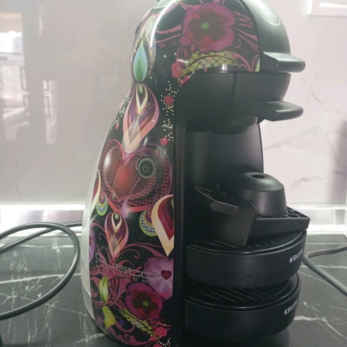 Coffee maker with capsules like new