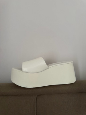 White platform shoes new, size 42