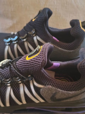 Nike Shox athletic shoes used, size 44, in excellent condition