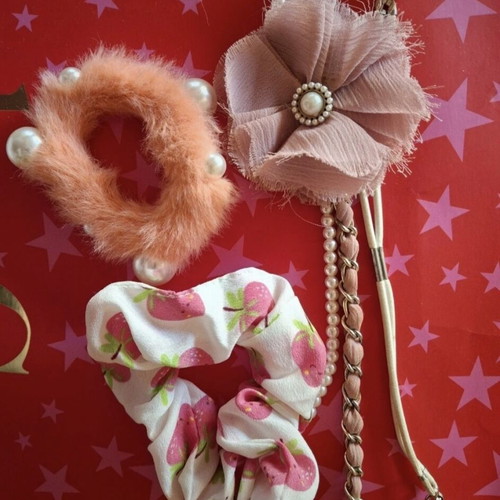Scrunchies new, pink color