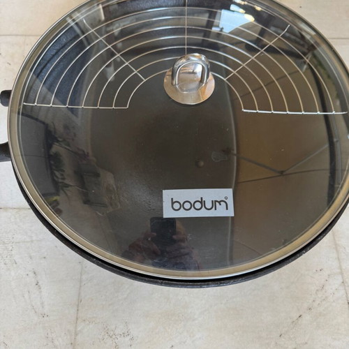 Bodum cast iron wok 37cm with lid and rack, like new