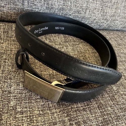 Guy Laroche men's belt size 105 like new, black