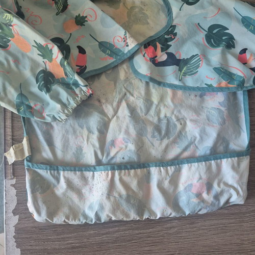 Silicone bib with sleeves waterproof used