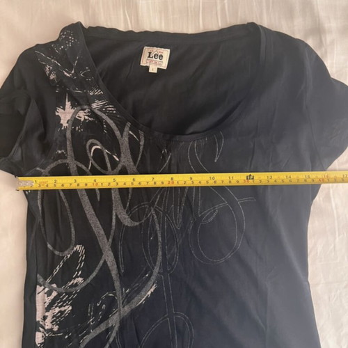 Lee women's t-shirt black, like new, size large