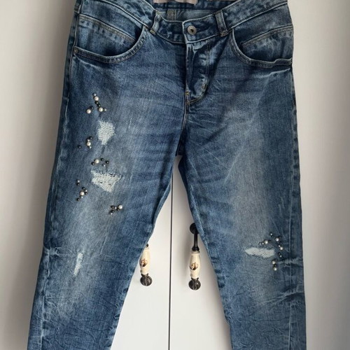 Cropped Guess jeans with decorative beads like new, size 25