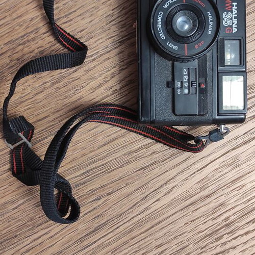 Halina MW 35G Analog Camera like new