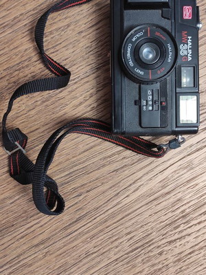 Halina MW 35G Analog Camera like new