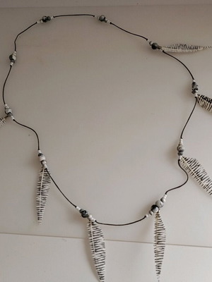 Boho statement necklace with feathers like new, black and white