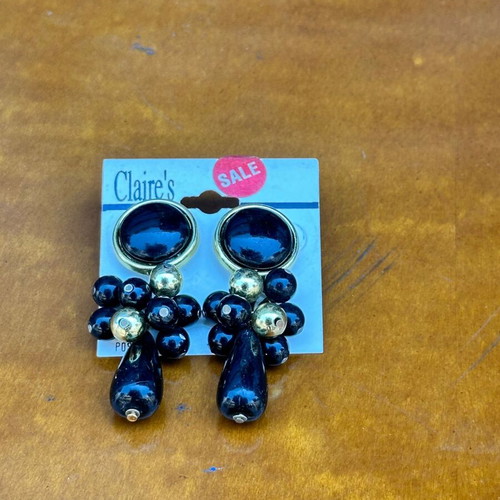 Claire's Vintage Clip-On Earrings black with gold details, like new