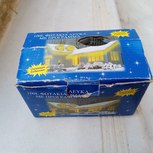 100 white Christmas lights