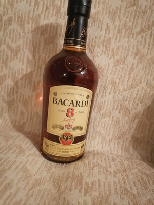 Bacardi 8 YO 700ml new