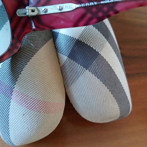 Burberry sunglasses used, acetate, burgundy color