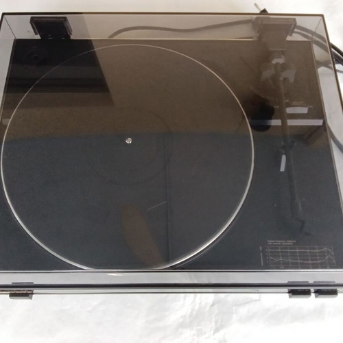 Marantz TT 185 turntable like new with new belt and needle