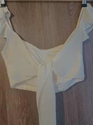 Crop top like new with unique back tie, perfect bust fit, size XS